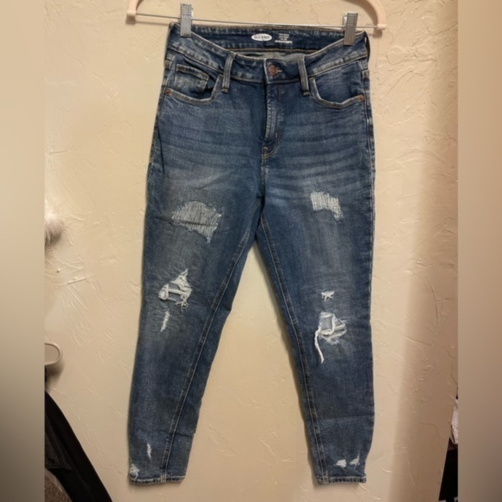 Old Navy Distressed “Rockstar Super Skinny” Jeans - size 2